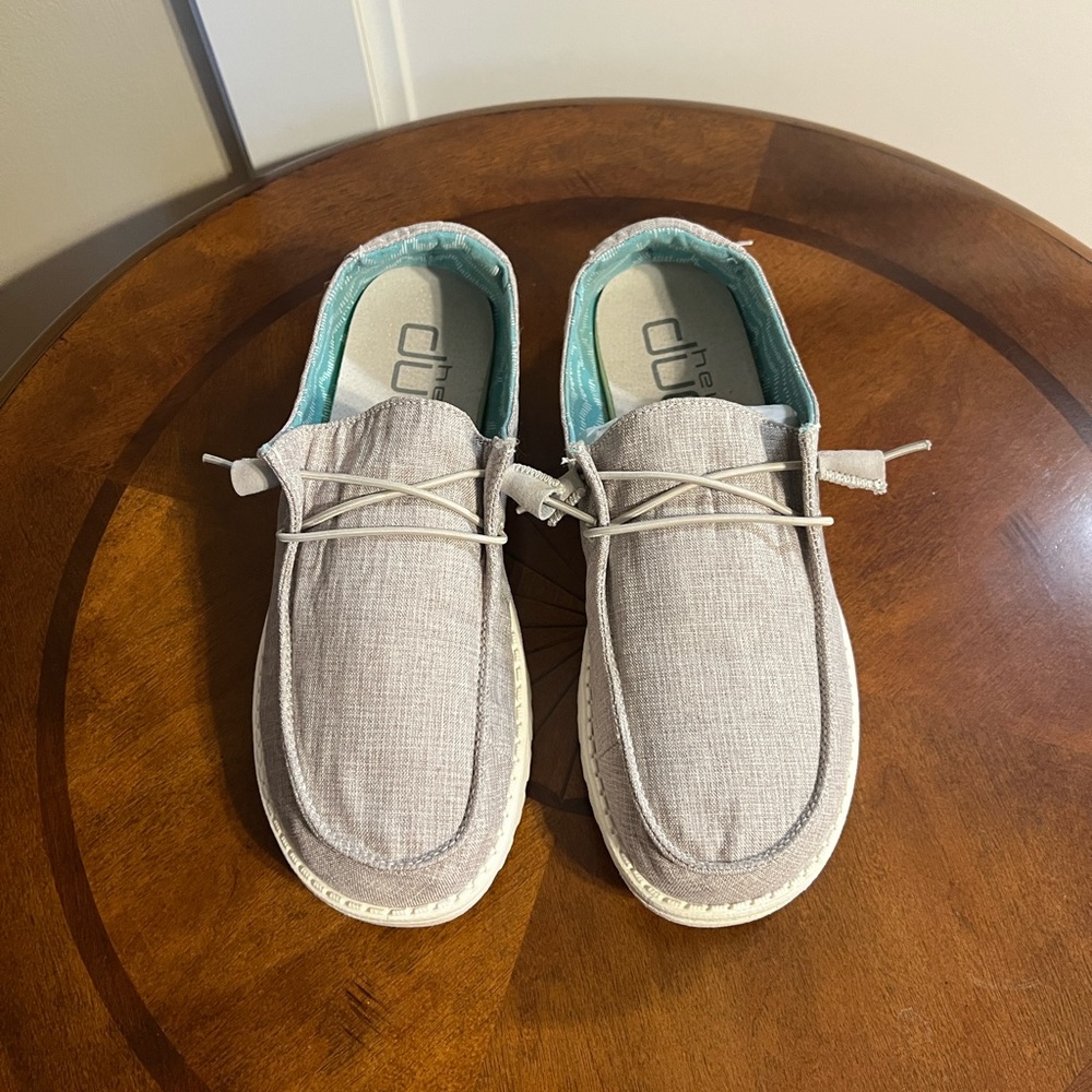Hey Dude Women’s Size 9